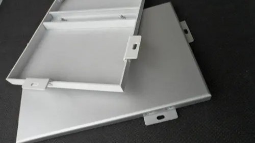 找云南鋁單板廠家是看中質量還是價格